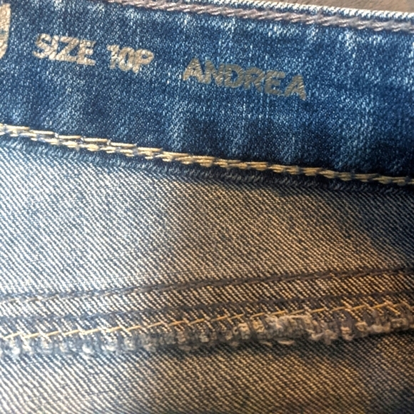 Code Bleu Andrea Women's Petite Capri Jeans - Picture 5 of 12